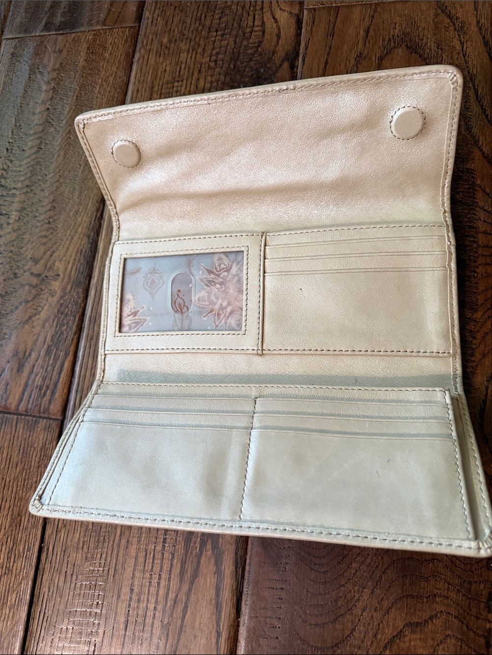 HOBO Elegant Cream Women's Leather Clutch Wallet - Picture 2 of 5